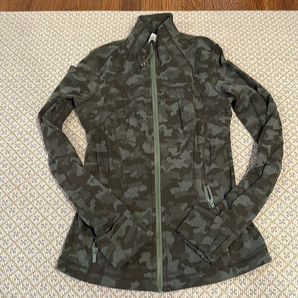 Women’s zip up